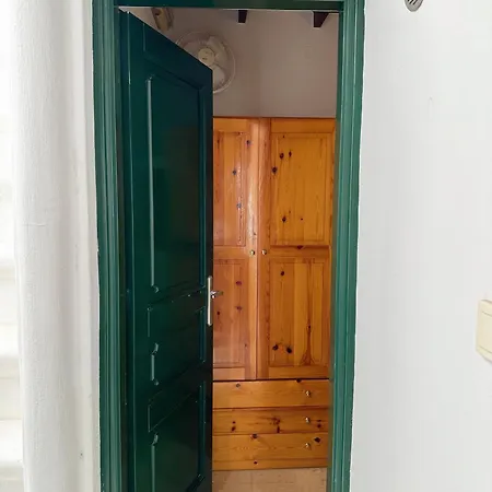 Can-can * Mykonos Town